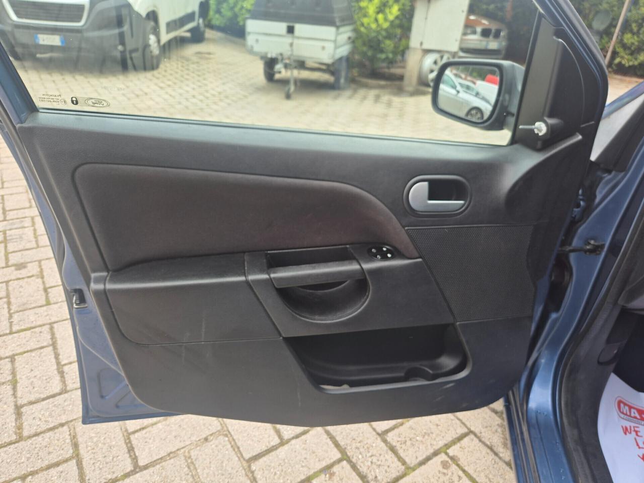Ford Fiesta 1.4 TDCi 70CV 5 porte/ OK NEOPATENTATI