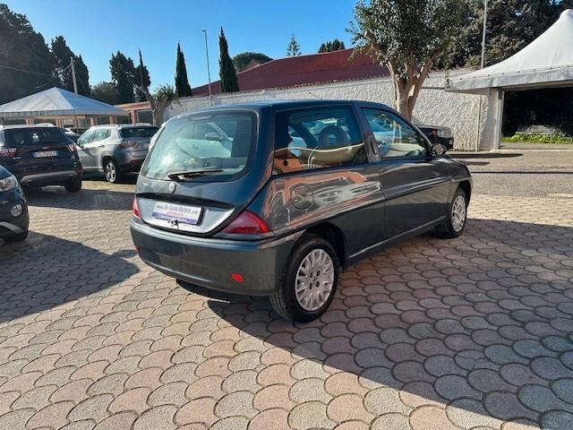 LANCIA Ypsilon Hybrid 1.0 Benz. 70CV Silver - 2022