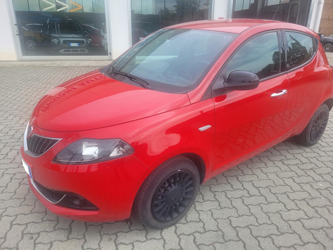 Lancia Ypsilon 1.0 FireFly 5 porte S&S Hybrid Ecochic Silver