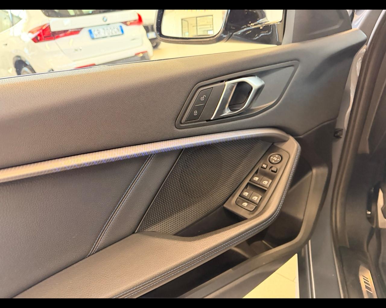 BMW Serie 1 (F40) - 118d 5p. Msport