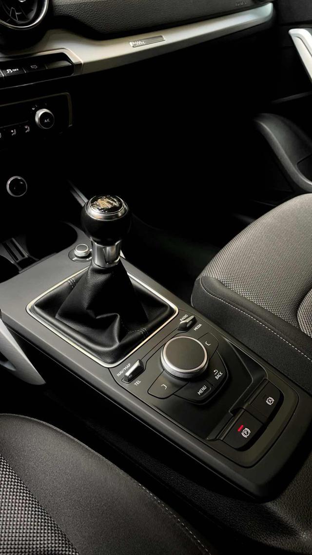 AUDI Q2 30 TFSI Business Design