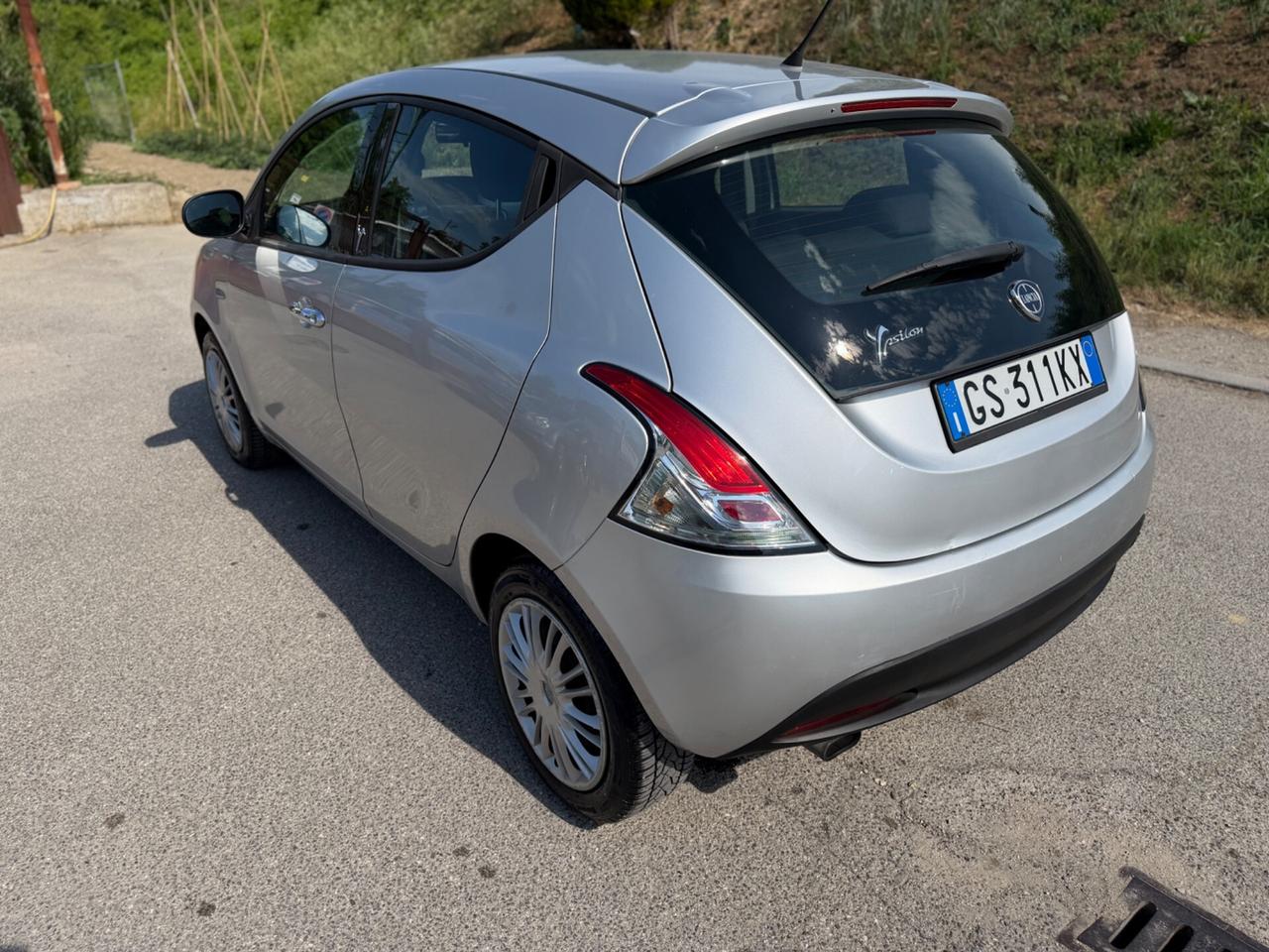 Lancia Ypsilon 1.2 69 CV 5 porte S&S Silver
