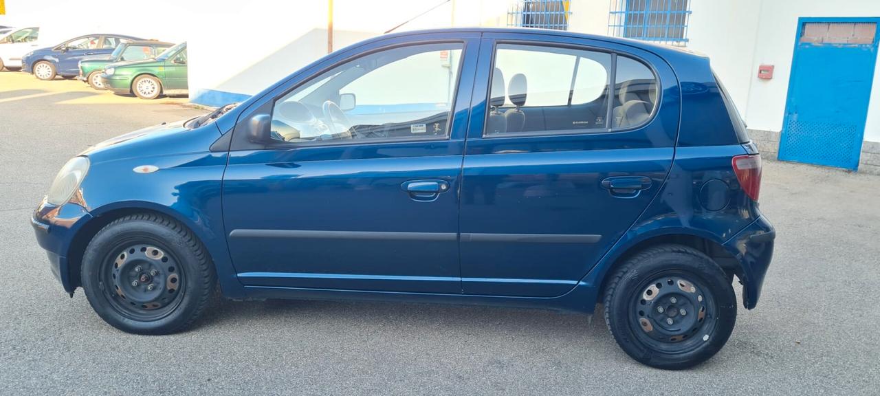 Toyota Yaris 1.0i 16V cat 5 porte Sol