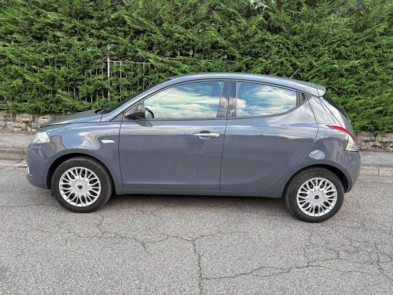 LANCIA Ypsilon 1.2 69 CV 5 porte Gold