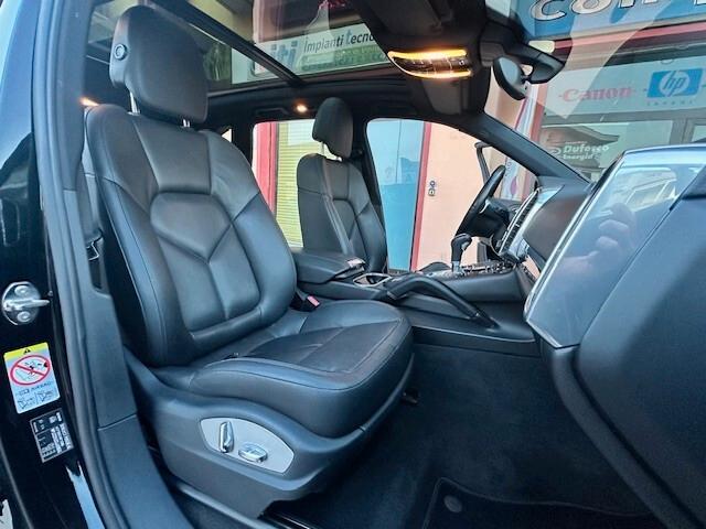 Porsche Cayenne 3.0 Diesel IVA ESPOSTA service Porsche Uni pro.