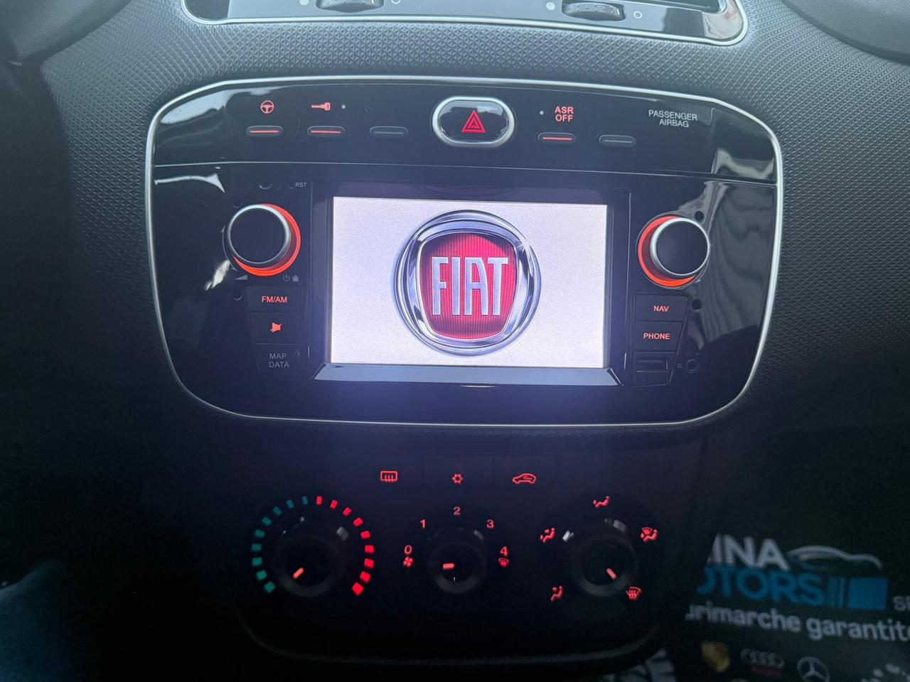 Fiat Punto 1.2 benzina navigatore