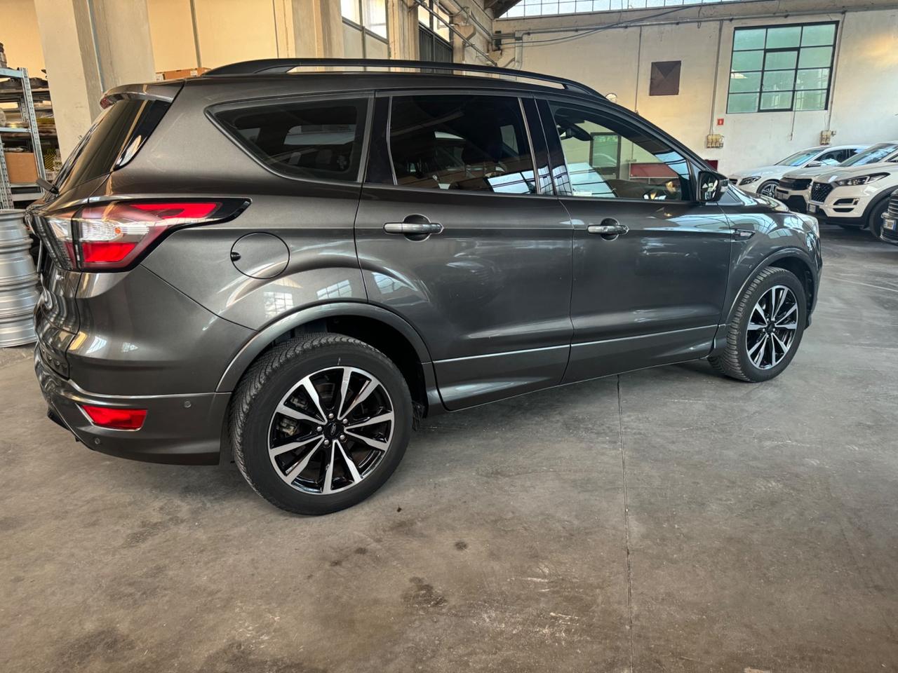 Ford Kuga 2.0 TDCI 150 CV S&S 4WD Powershift ST-Line