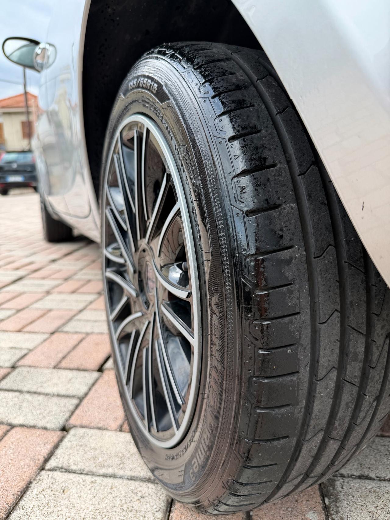 Lancia Ypsilon 1.2 69 CV 5 porte GPL Ecochic Platinum