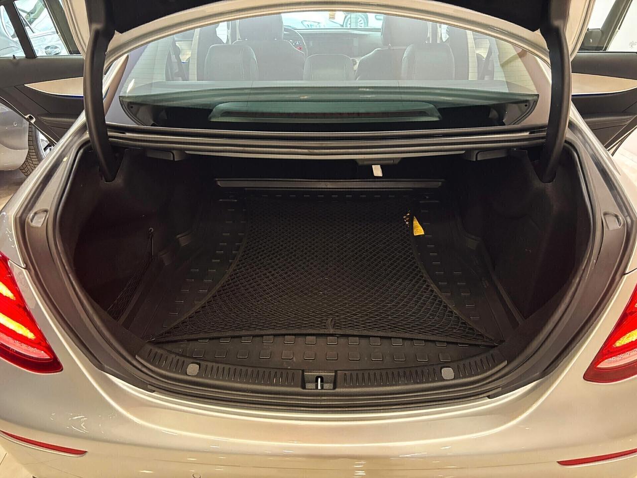 Mercedes Classe E 220 BERLINA * STUPENDA*