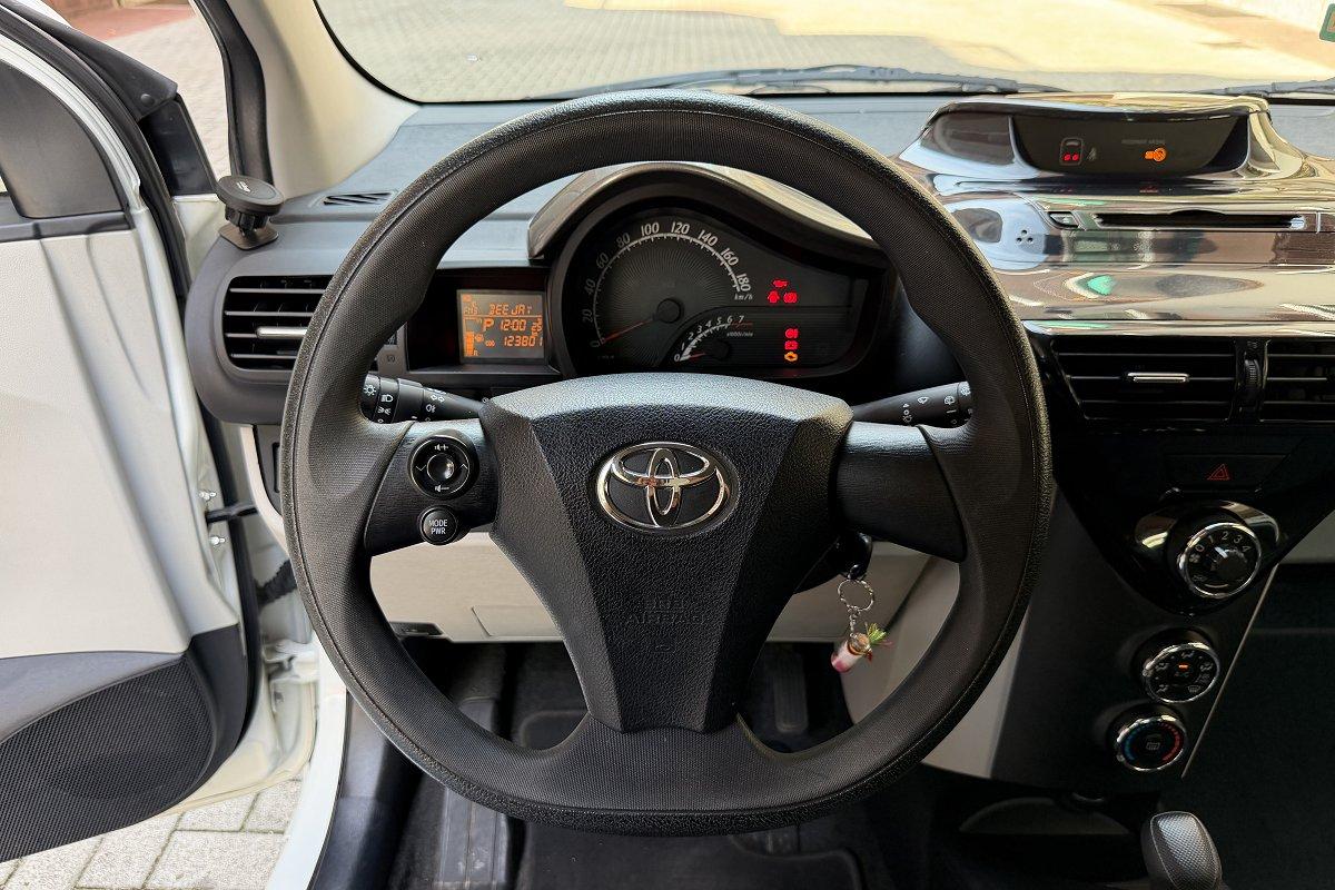TOYOTA iQ 1.0 CVT Trend