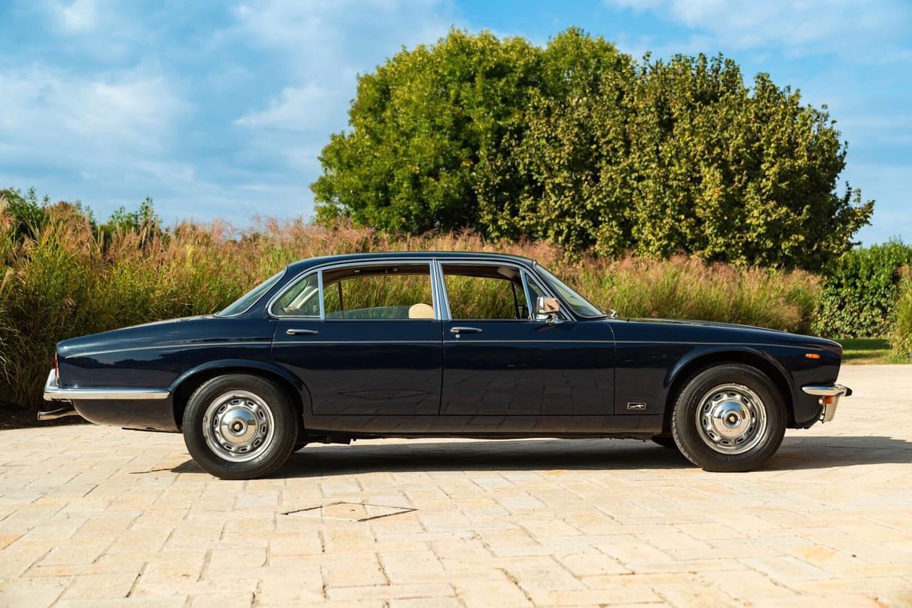 Jaguar XJ 4.2 - JAG00070