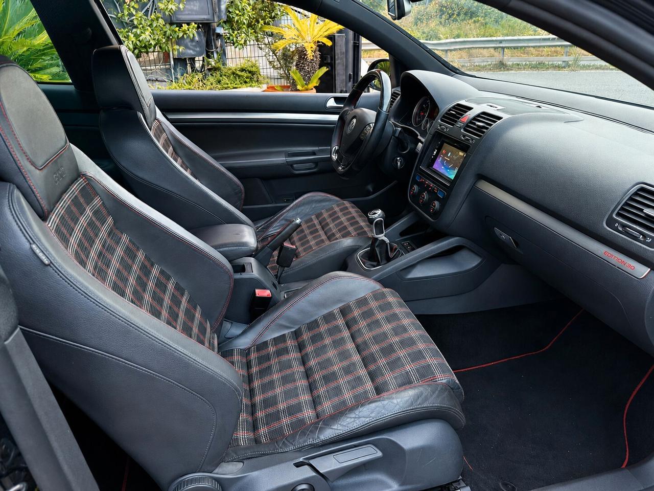Volkswagen Golf GTI 2.0 16V TFSI 3p. Edition 30