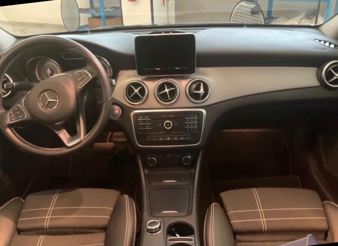 Mercedes-benz CLA 200 d Automatic Premium