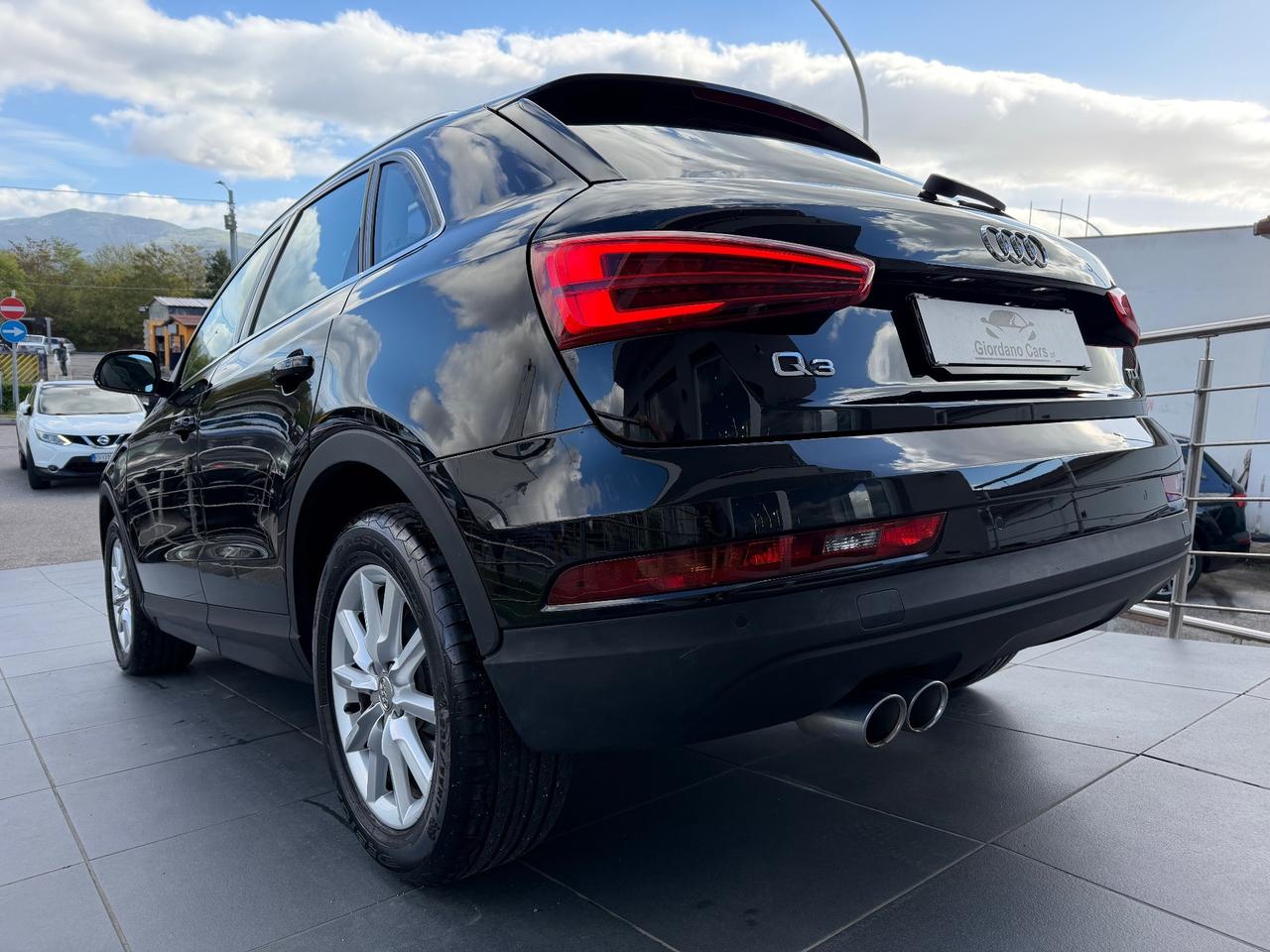 Audi Q3 2.0 TDI 120 CV S tronic Design tetto apribile
