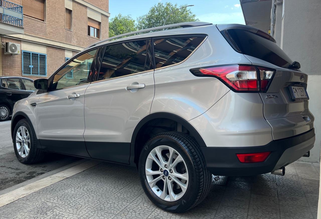 Ford Kuga 1.5 TDCI 120 CV S&S 2WD Powershift Titanium