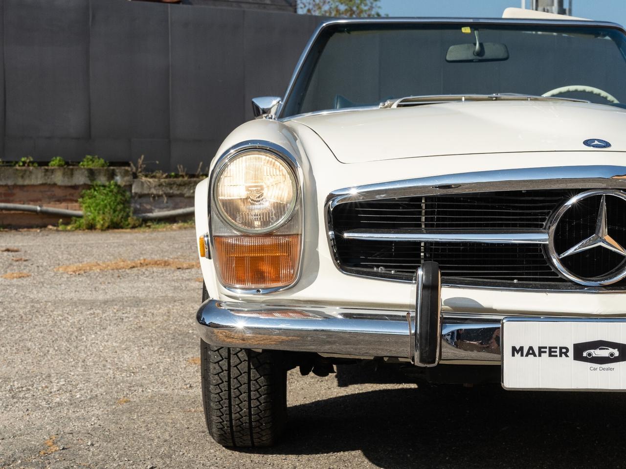 Mercedes-Benz SL 280 PAGODINO