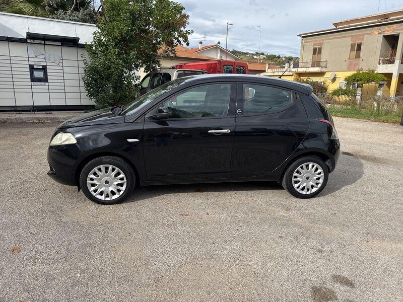 Lancia Ypsilon Ypsilon 1.2 8v Silver s/c.traz.,esp ecochic Gpl 69cv