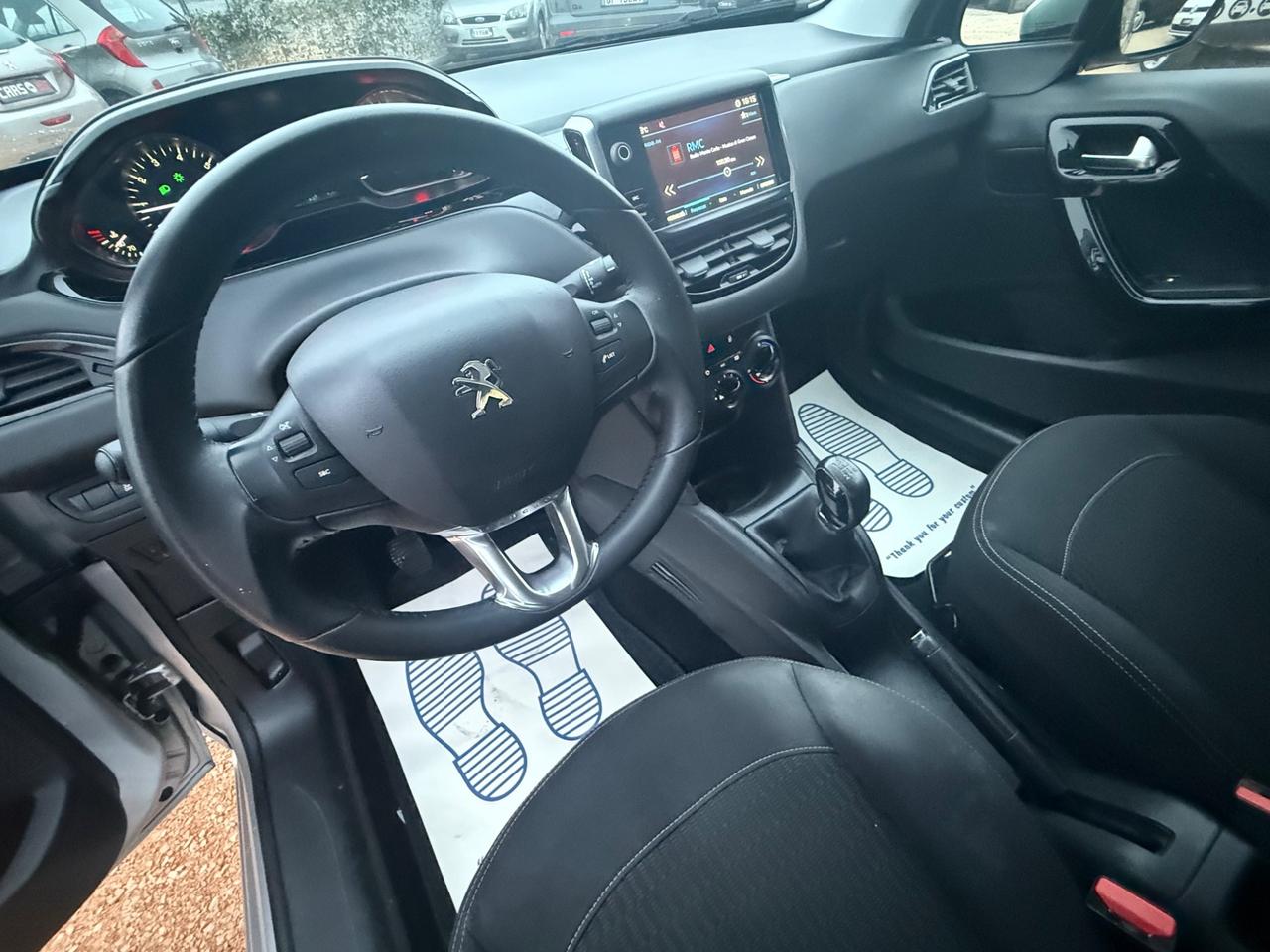 Peugeot 208 PureTech 82 5 porte Allure