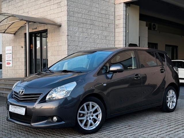 Toyota Verso 2.2 D-Cat 150 CV aut. Luxury Pack 7 posti