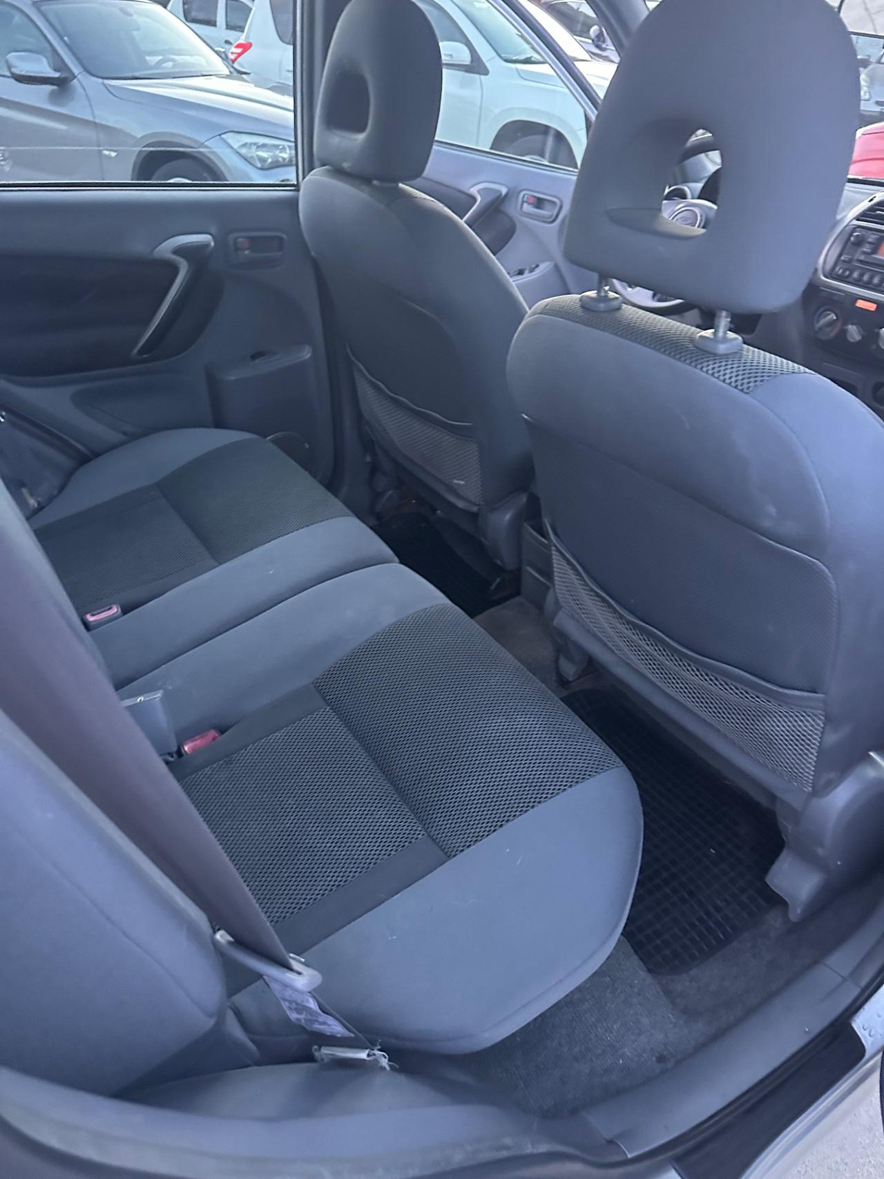 Toyota RAV 4 RAV4 2.0 Tdi D-4D cat 5 porte Sol