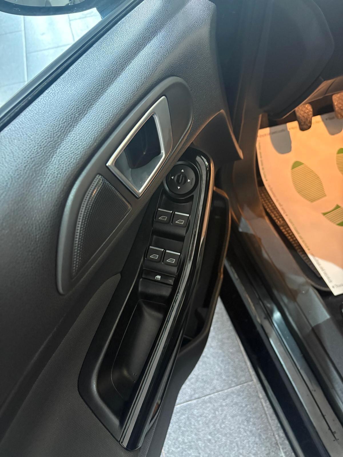 Ford Fiesta 1.4 5 porte Bz.- GPL Black & White Edition