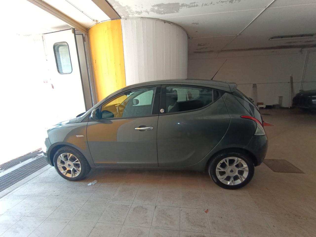 Lancia Ypsilon 1.2 69 CV 5 porte GPL Ecochic Gold