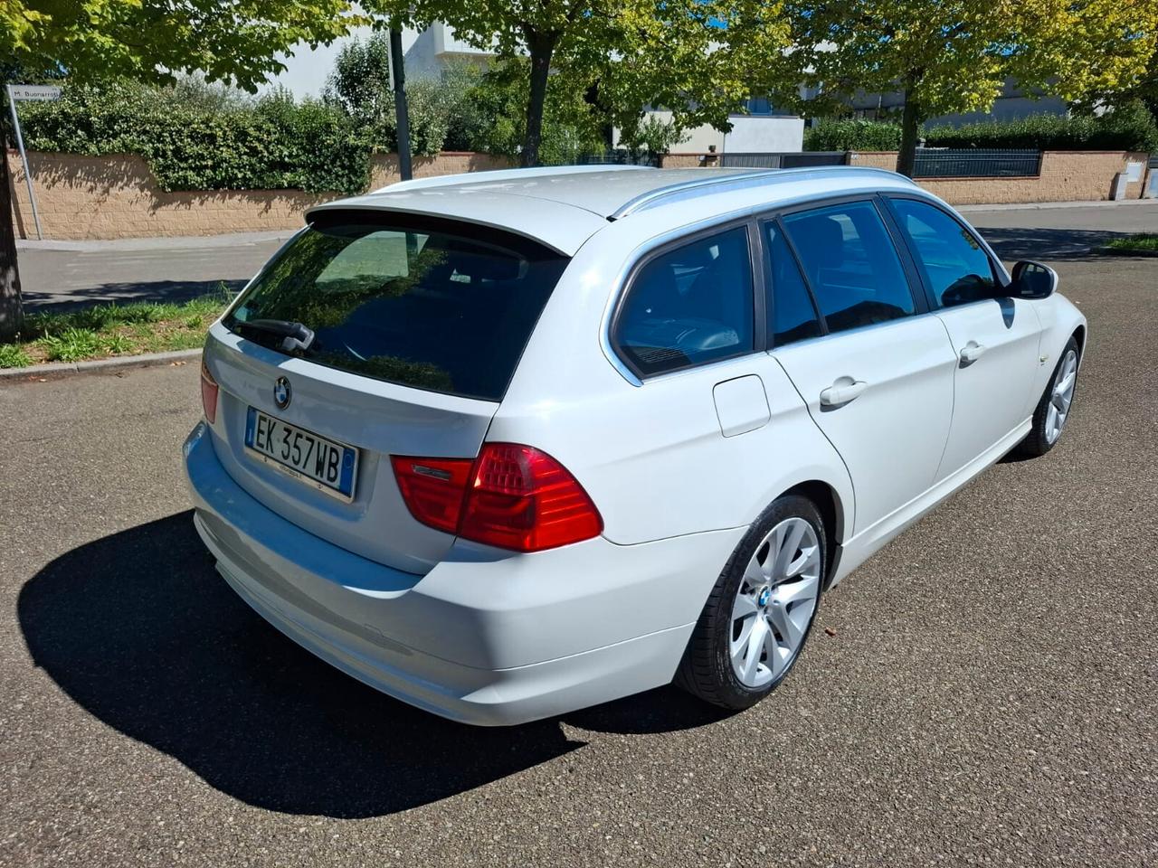 Bmw 318 SW 2.0 TDI 143CV del 2011 NEOPATENTATI