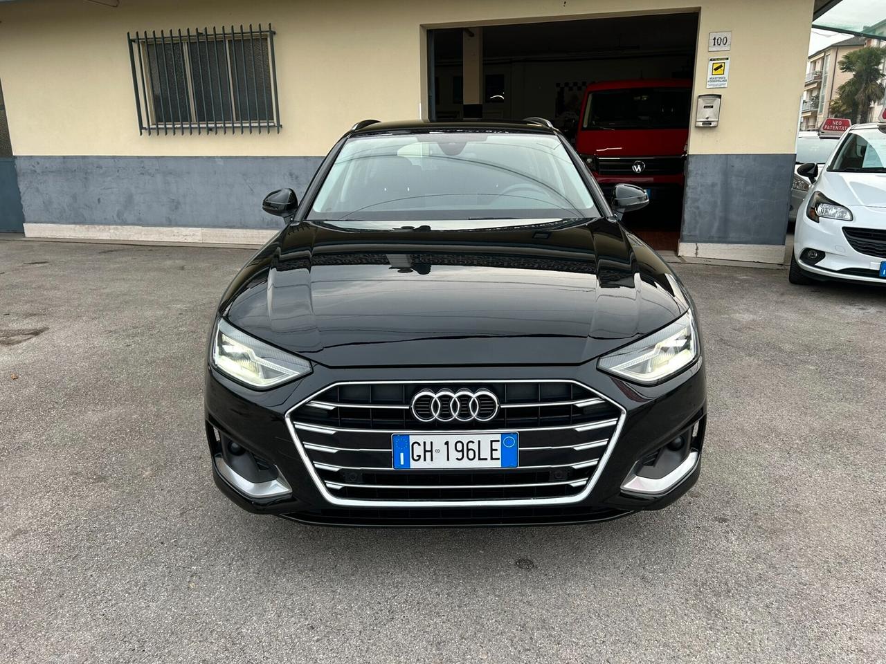 AUDI A4 Avant 30 2.0TDI 136CV S-Tronic Business