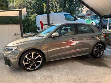 Audi A1 30 S line Automatica-matrix. 7800 km