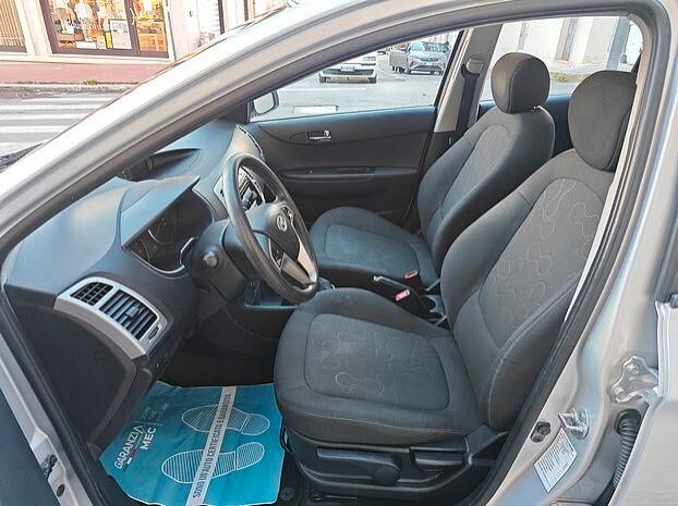 HYUNDAI i20 1.2 Benzina 5 porte - 2012
