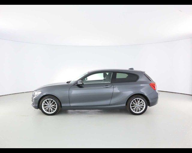 BMW 116 d 3p. Advantage