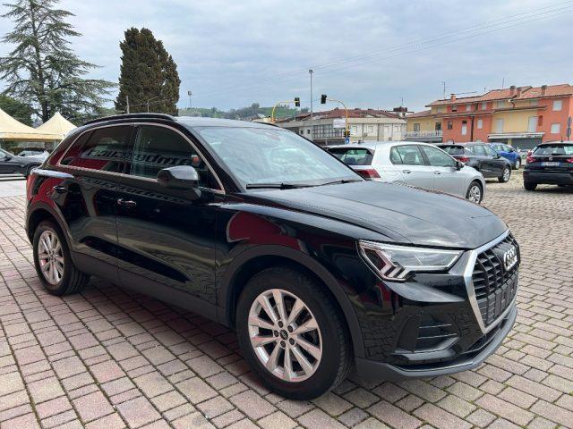 AUDI Q3 45 TFSI e S tronic Business