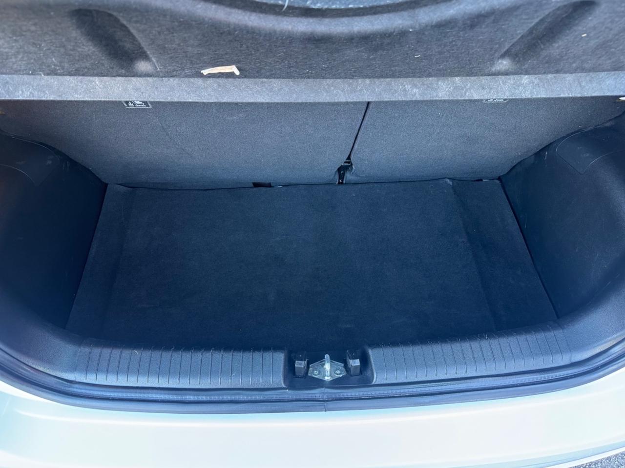 Hyundai i10 idonea ai neopatentati tagliandata