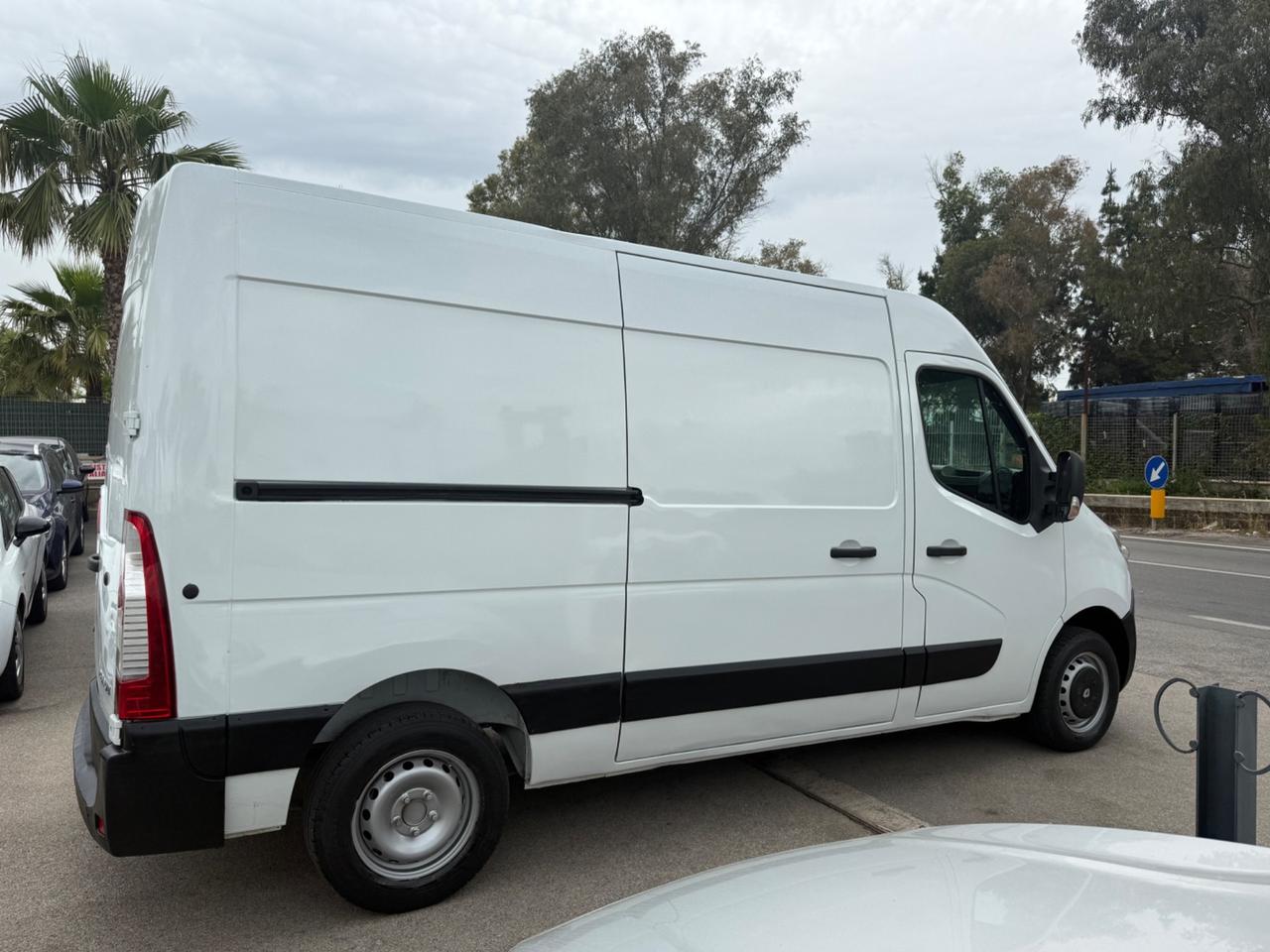 Renault Master 2.3 Diesel Tetto Alto passo Medio
