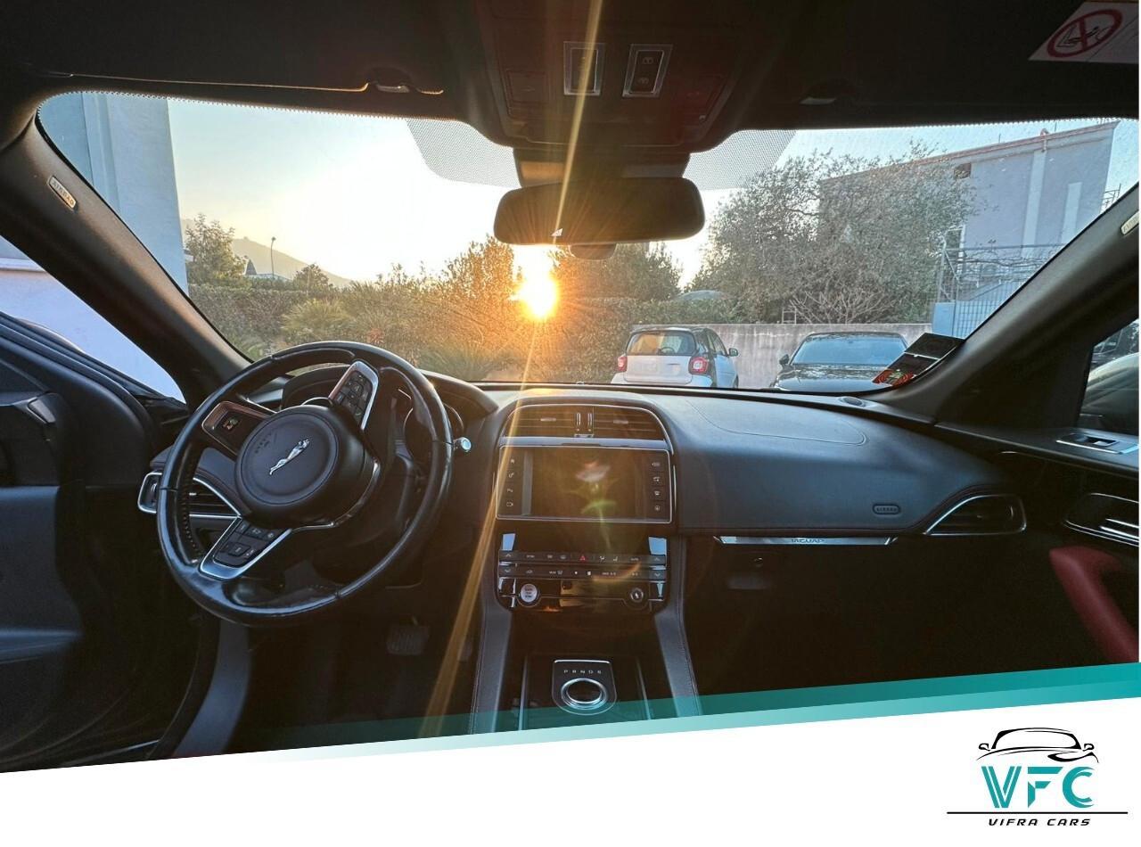 Jaguar F-Pace 2.0 D 180 CV AWD aut. Portfolio