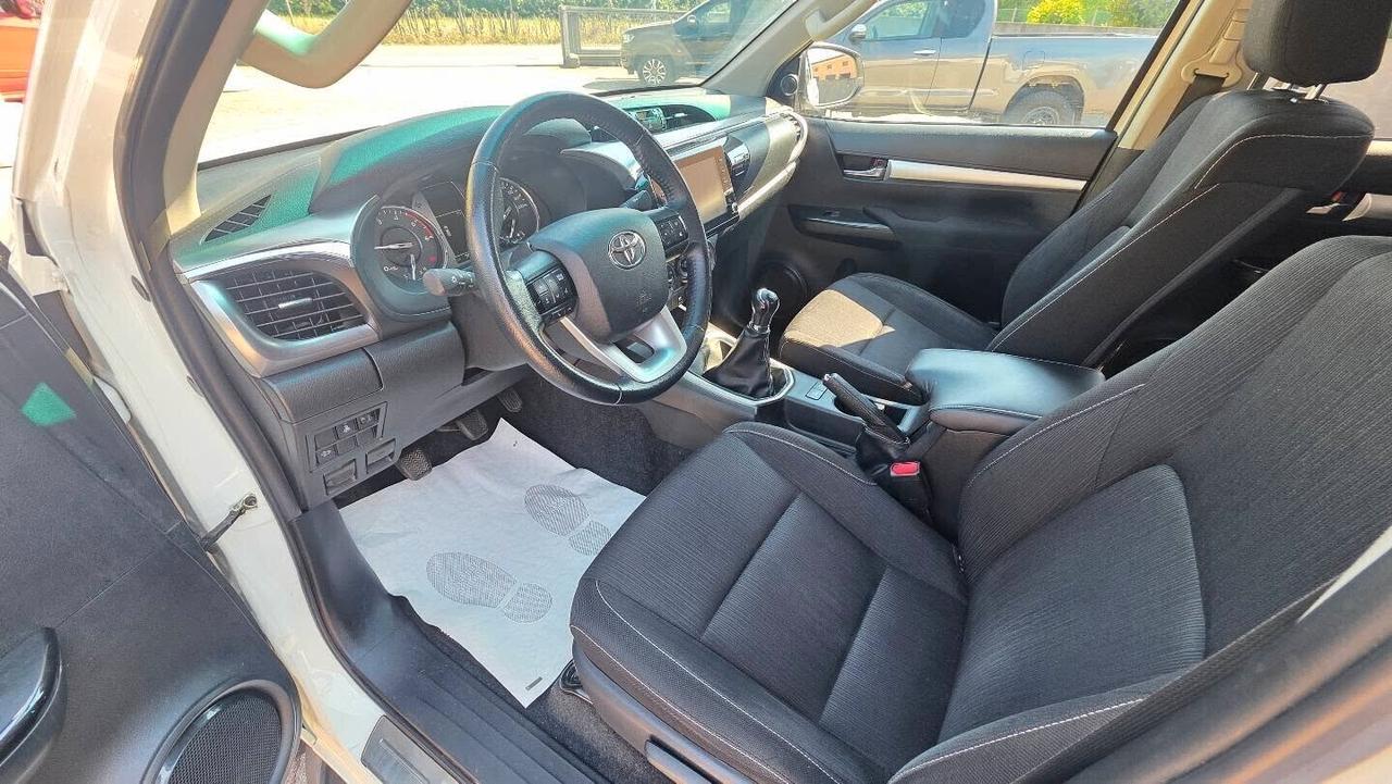 Toyota Hilux 2.4 D-4D Double Cab Lounge MANUALE ITALIANA