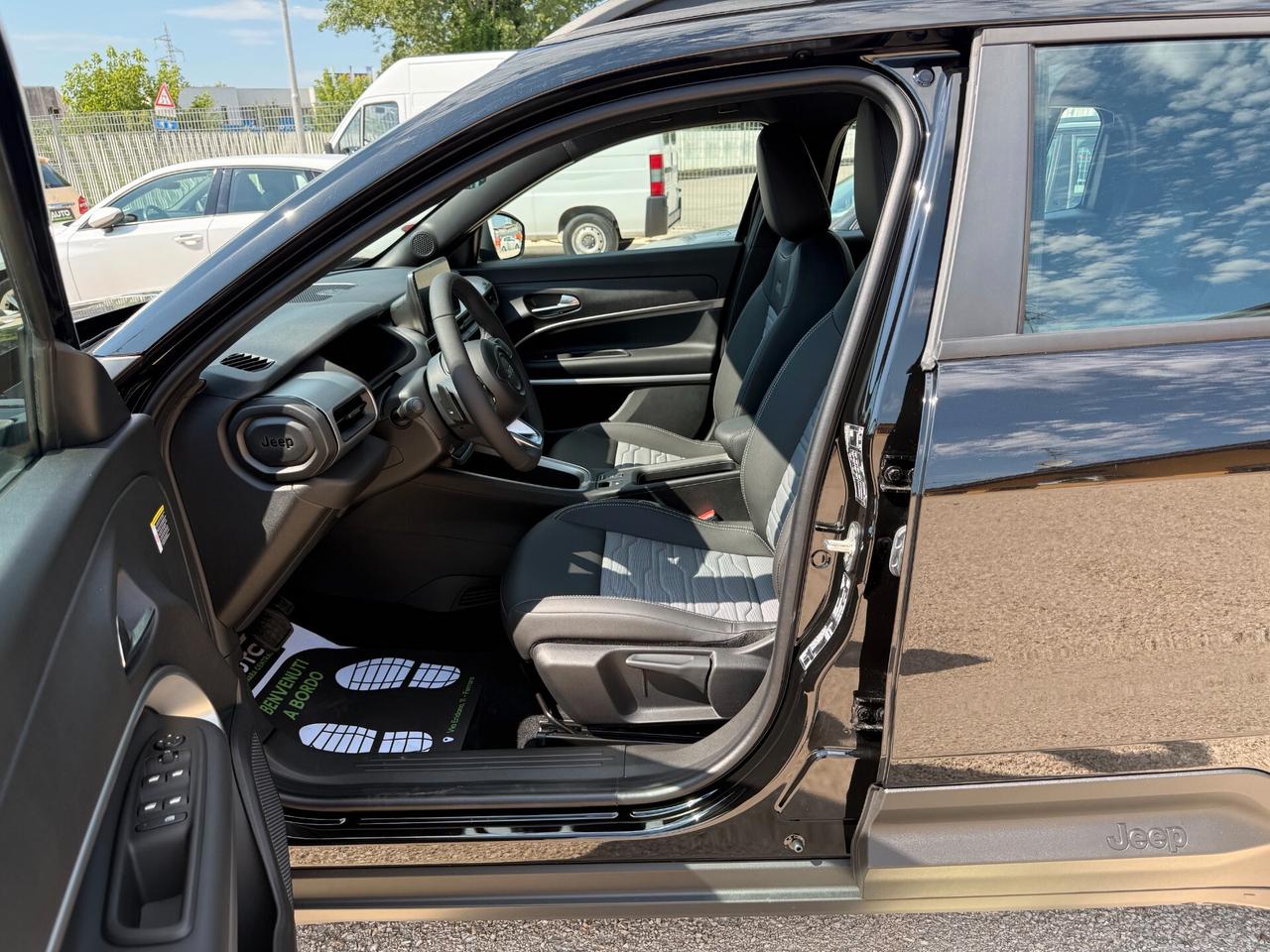 Jeep Avenger 4xe Hybrid mhev Upland 1.2 145cv IVA ESPOSTA