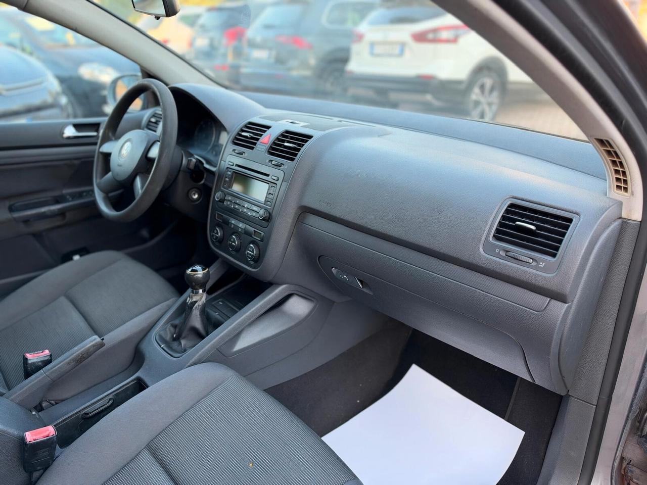 Volkswagen Golf 1.9 TDI 5p. Sportline