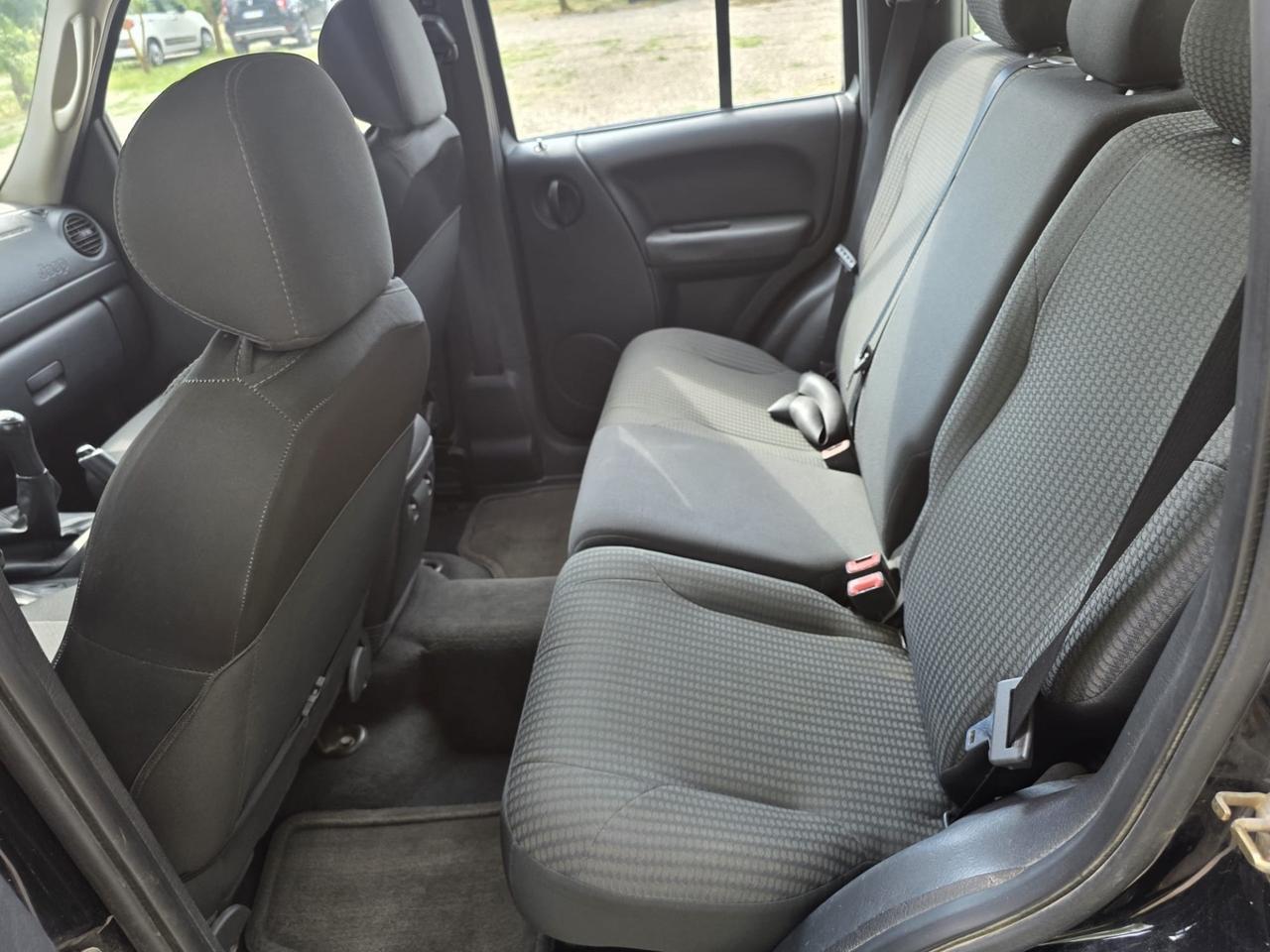 Jeep Cherokee 2.5 CRD Sport