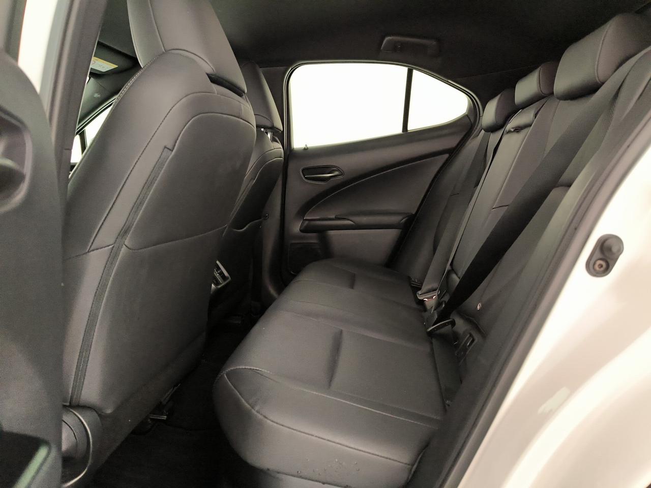 Lexus UX 250h 2.0 premium 4wd cvt