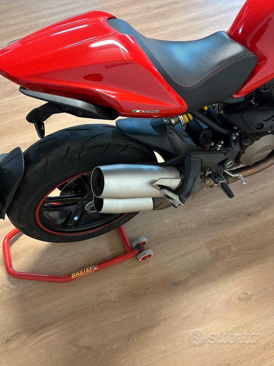 Ducati Monster 1200