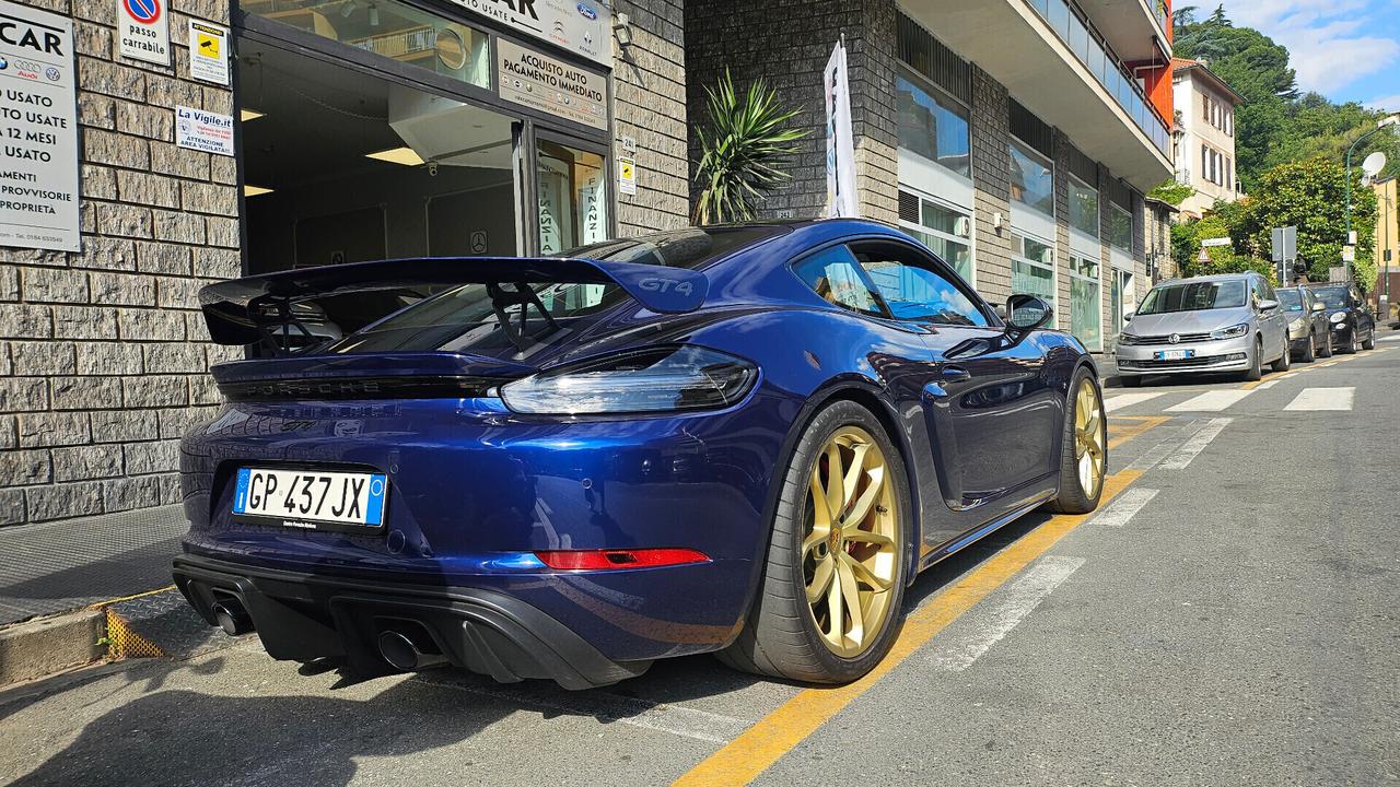 Porsche 718 Cayman 4.0 GT4 APPROVED 26