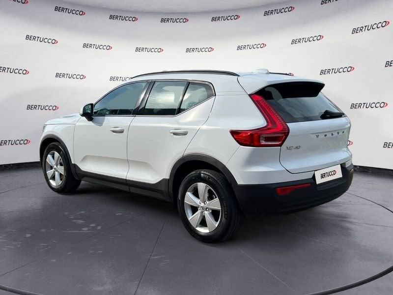 Volvo XC40 (2017-->) T2 Geartronic Momentum Core