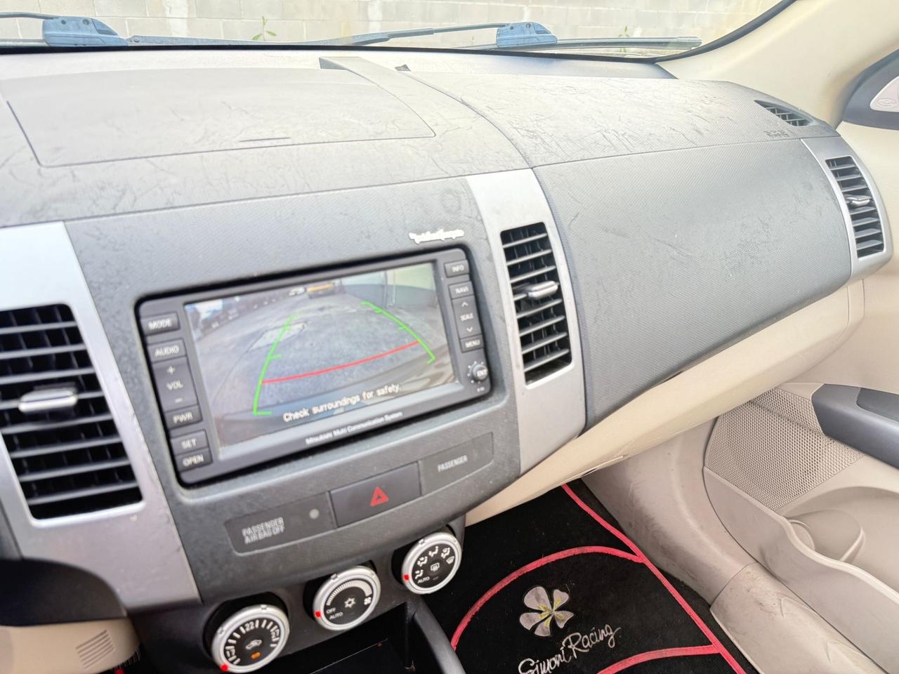 Mitsubishi Outlander 2.4 MIVEC Instyle 7 p.ti