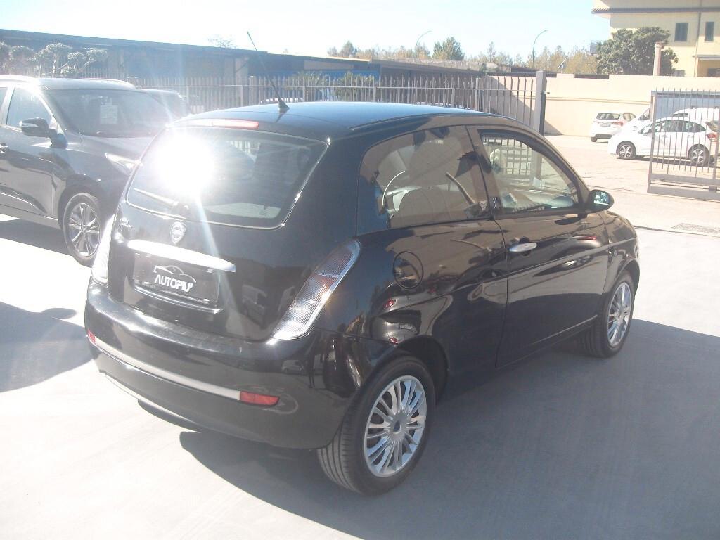 Lancia Ypsilon 1.3 MJT 75 CV Oro - 2010