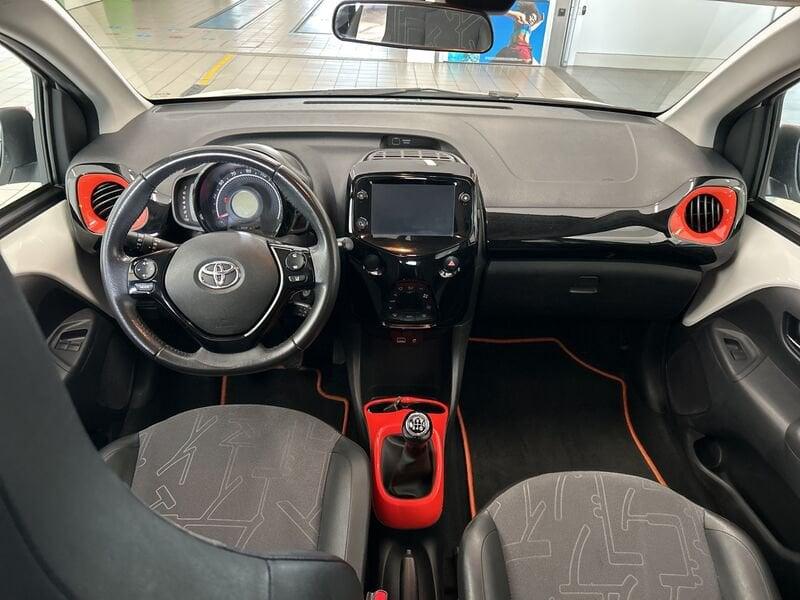 Toyota Aygo 1.0 VVT-i 72 CV 5 porte x-wave orange