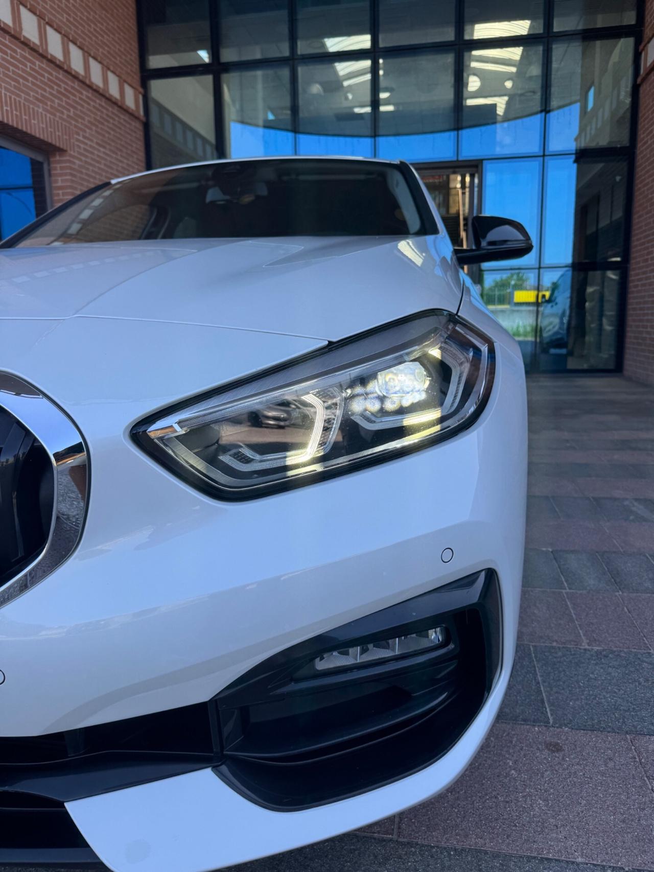 Bmw 118 118d 5p. Msport