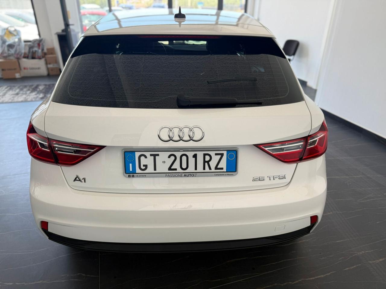 Audi A1 SPB 25 1.0 TFSI Identity Black