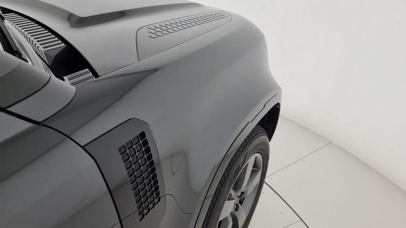Land Rover Defender 110 3.0D I6 200 CV AWD Auto X-Dynamic SE