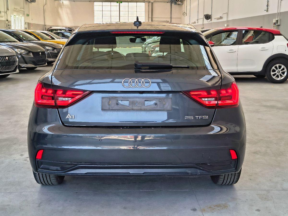 AUDI - A1 Sportback - A1 allstreet 25 TFSI S.Tronic Admired